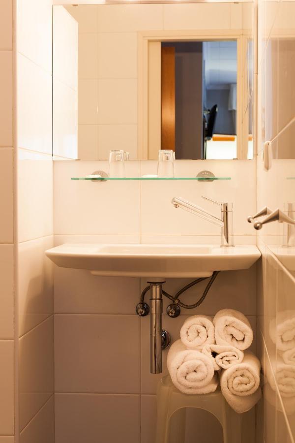 Hostal Restaurant Roma Cubells Dış mekan fotoğraf
