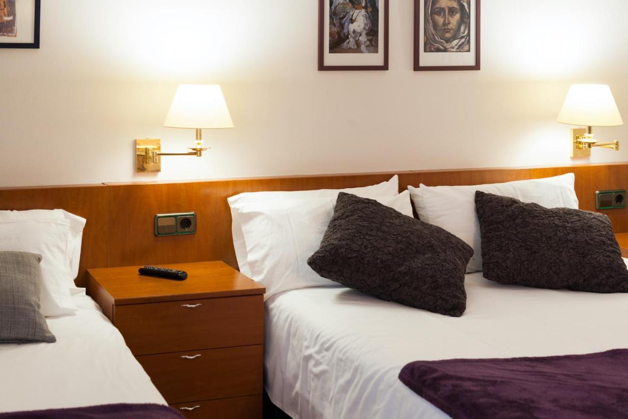 Hostal Restaurant Roma Cubells Dış mekan fotoğraf
