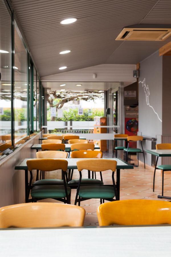 Hostal Restaurant Roma Cubells Dış mekan fotoğraf